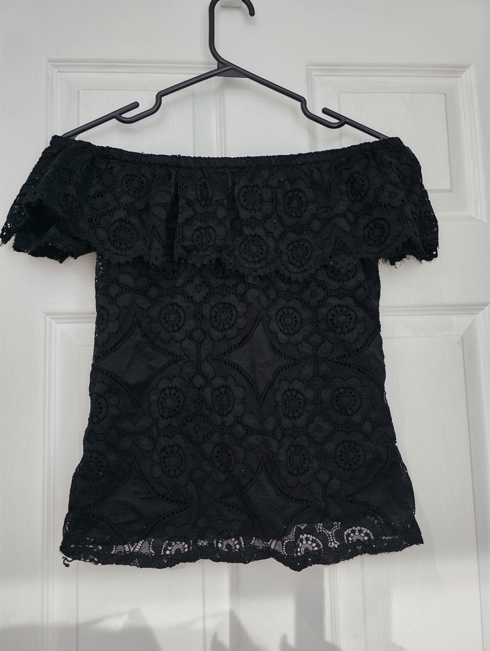 Black Floral Lace Off-the-Shoulder Top - Lined & Edgy - Size Small